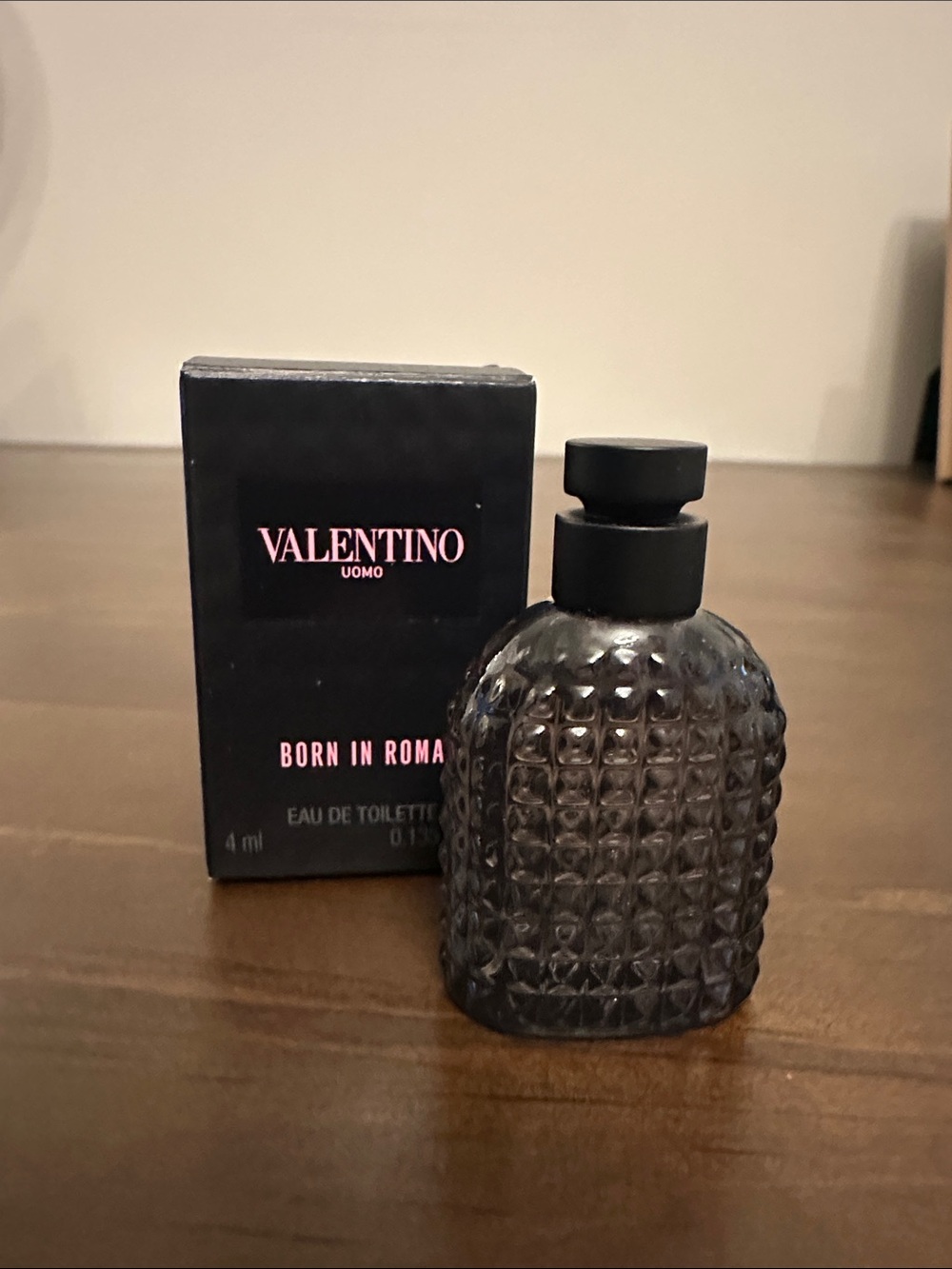 Valentino Born in Roma Uomo Miniature Bottle - Black